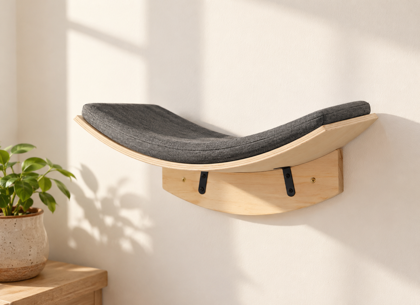 Curved Wall-Mounted Cat Perch with Soft Cushion